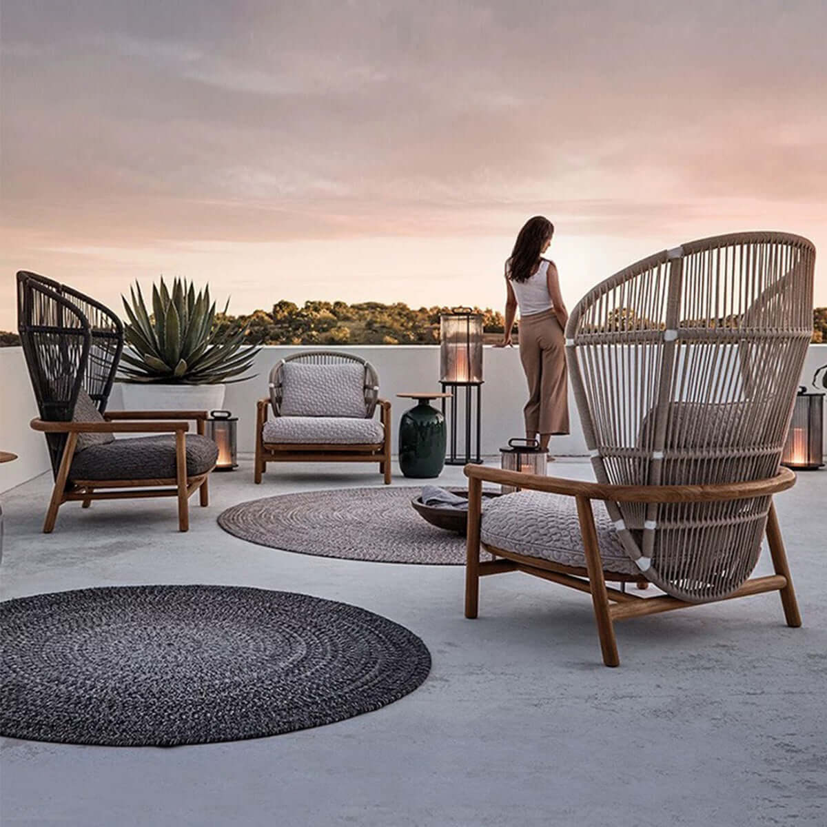 Billy Outdoor Modern Peacock Chair-3